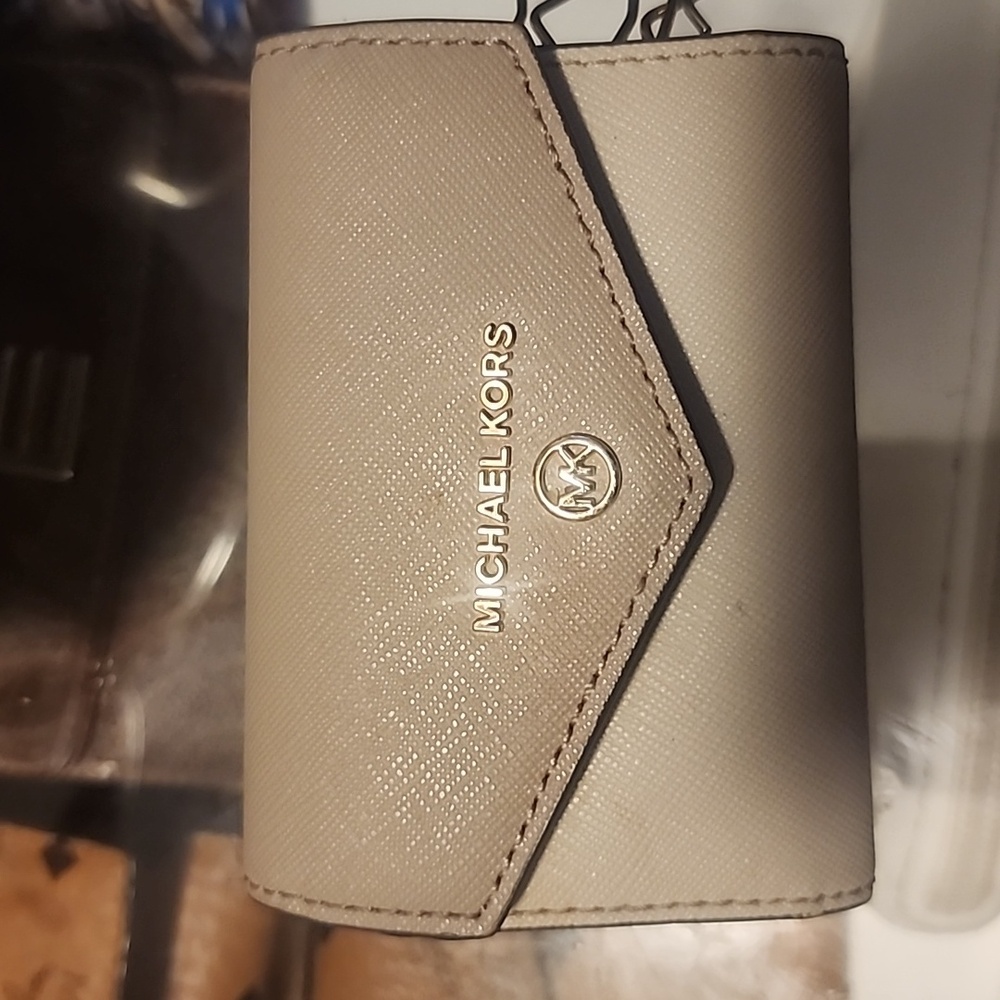 Michael kors key holder